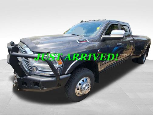 Granite Crystal Metallic Clearcoat 2022 RAM 3500 Laramie Crew Cab 4x4 8' Box