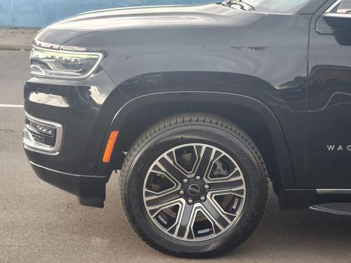 Diamond Black Crystal Pearlcoat 2025 Jeep Wagoneer L Series I 4x4