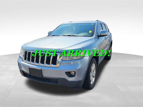 Winter Chill Pearlcoat 2012 Jeep Grand Cherokee Laredo