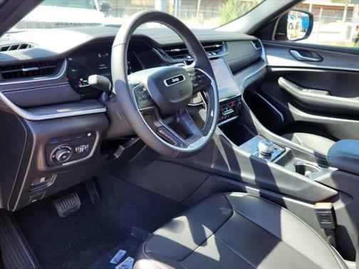 2025 Jeep Grand Cherokee 4xe Base