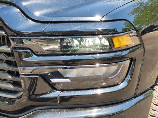 Diamond Black Crystal Pearlcoat 2026 RAM 2500 Black Express Crew Cab 4x4 6'4' Box