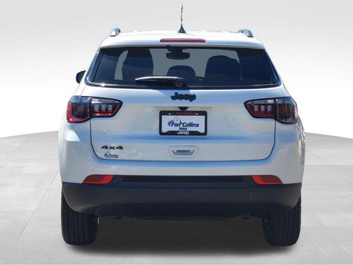 Bright White Clearcoat 2026 Jeep Compass Latitude
