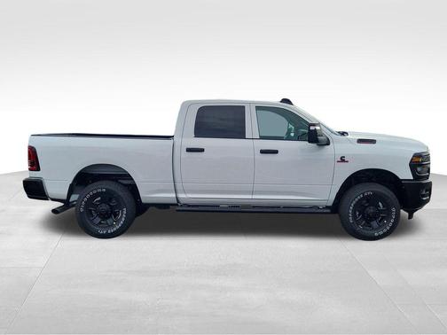 2026 RAM 2500 Tradesman Crew Cab 4x4 6'4' Box