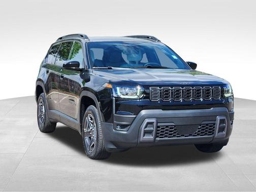 Diamond Black Crystal Pearlcoat 2026 Jeep Cherokee Laredo 4x4
