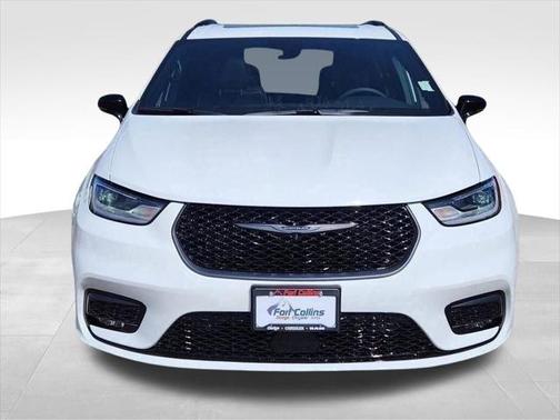 2025 Chrysler Pacifica Hybrid Premium S Appearance Pkg