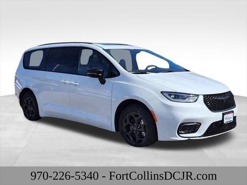 2025 Chrysler Pacifica Hybrid Premium S Appearance Pkg