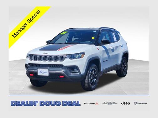Bright White Clearcoat 2025 Jeep Compass Trailhawk