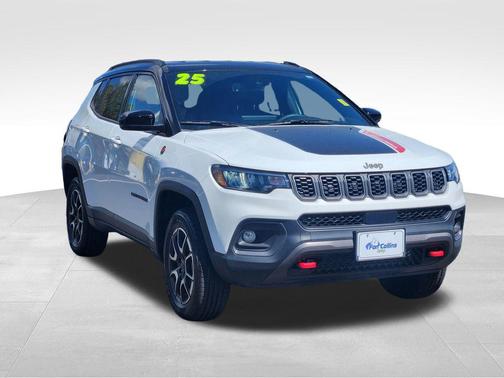 Bright White Clearcoat 2025 Jeep Compass Trailhawk