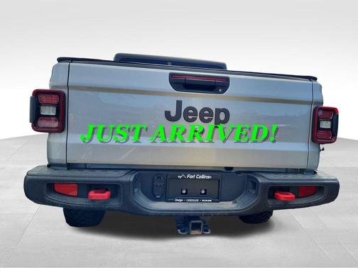 Silver Zynith Clearcoat 2024 Jeep Gladiator Rubicon