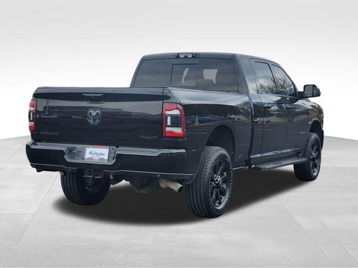 Diamond Black Crystal Pearlcoat 2022 RAM 3500 Big Horn Mega Cab 4x4 6'4' Box