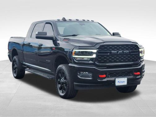 Diamond Black Crystal Pearlcoat 2022 RAM 3500 Big Horn Mega Cab 4x4 6'4' Box