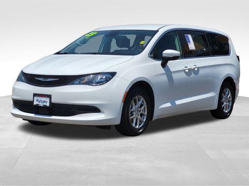 Bright White Clearcoat 2023 Chrysler Voyager LX