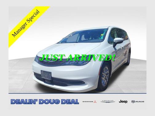 Bright White Clearcoat 2023 Chrysler Voyager LX