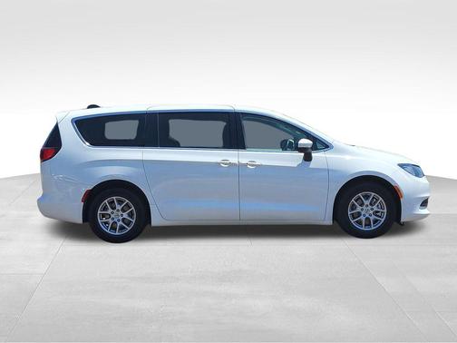 Bright White Clearcoat 2023 Chrysler Voyager LX