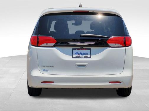 Bright White Clearcoat 2023 Chrysler Voyager LX