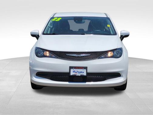 Bright White Clearcoat 2023 Chrysler Voyager LX