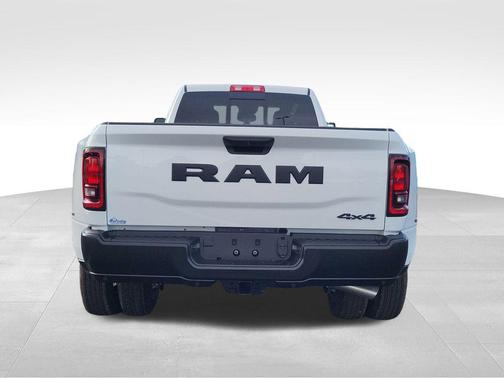 2026 RAM 3500 Tradesman Crew Cab 4x4 8' Box