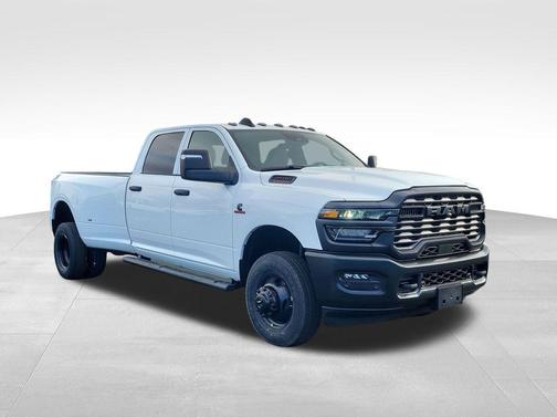 2026 RAM 3500 Tradesman Crew Cab 4x4 8' Box