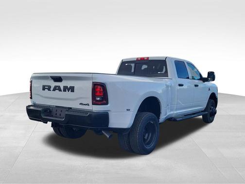 2026 RAM 3500 Tradesman Crew Cab 4x4 8' Box