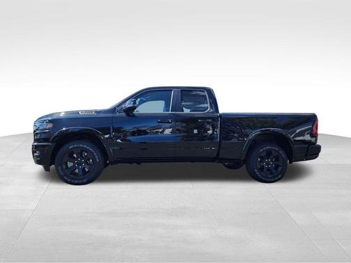 Diamond Black Crystal Pearlcoat 2026 RAM 1500 Big Horn/Lone Star