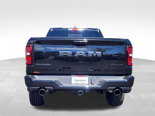 Diamond Black Crystal Pearlcoat 2026 RAM 1500 Big Horn/Lone Star