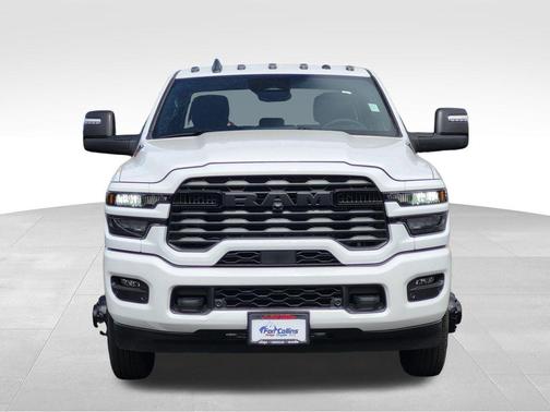 Bright White Clearcoat 2026 RAM 3500 Big Horn Crew Cab 4x4 8' Box