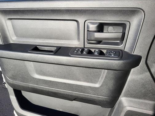 2026 RAM 3500 Tradesman Crew Cab 4x4 8' Box