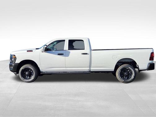 2026 RAM 2500 Tradesman Crew Cab 4x4 6'4' Box