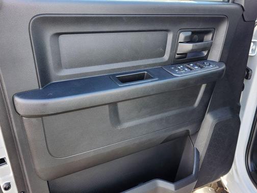 2026 RAM 2500 Tradesman Crew Cab 4x4 6'4' Box