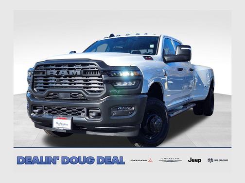 Bright White Clearcoat 2026 RAM 3500 Tradesman Crew Cab 4x4 8' Box