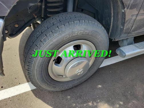 2017 RAM 3500 Big Horn Crew Cab 4x4 8' Box