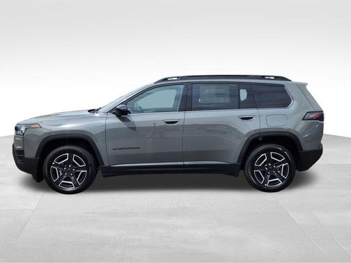 Sting-Gray Clearcoat 2026 Jeep Cherokee Laredo 4x4