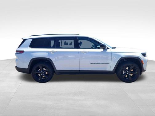 Bright White Clearcoat 2026 Jeep Grand Cherokee L Limited