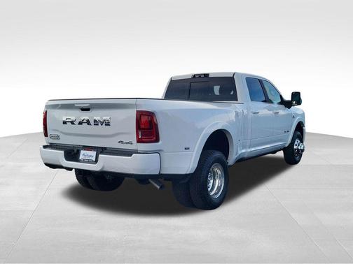 2026 RAM 3500 Limited Crew Cab 4x4 8' Box