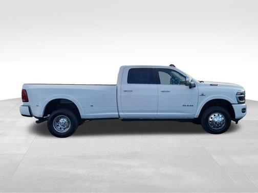 2026 RAM 3500 Limited Crew Cab 4x4 8' Box