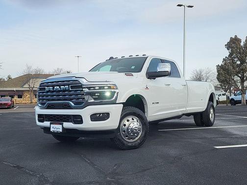 2026 RAM 3500 Limited Crew Cab 4x4 8' Box