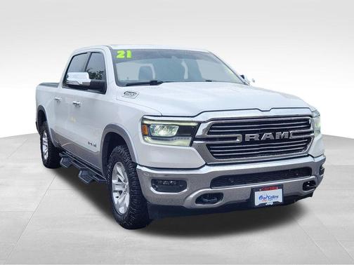 Ivory White Tri-Coat Pearlcoat 2021 RAM 1500 Laramie