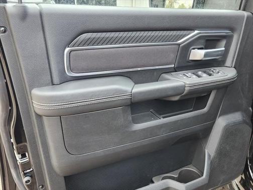 2025 RAM 3500 Big Horn Crew Cab 4x4 6'4' Box