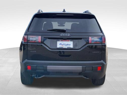 Diamond Black Crystal Pearlcoat 2026 Jeep Cherokee Laredo 4x4