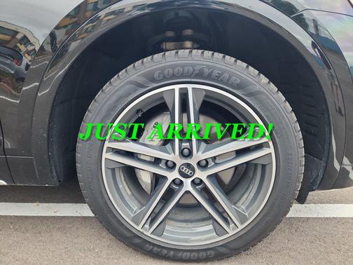 Black Metallic 2021 Audi Q5 Premium Plus 55 TFSI e quattro S tronic