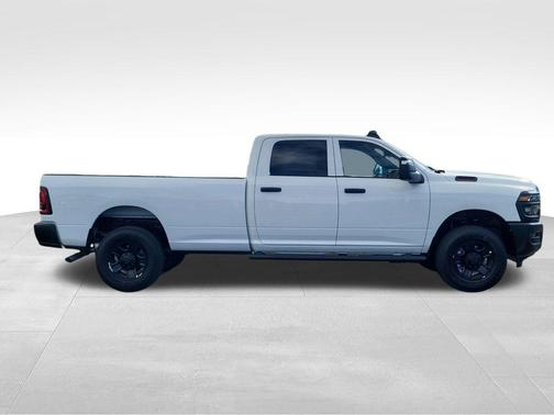 2026 RAM 3500 Tradesman Crew Cab 4x4 8' Box