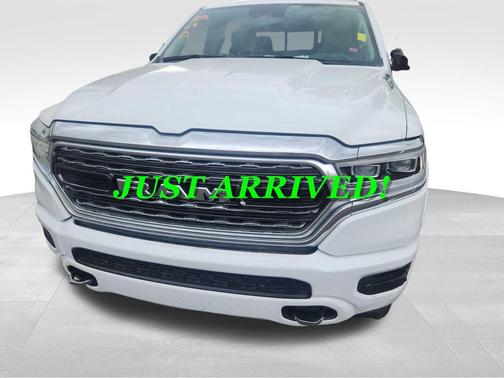 Bright White Clearcoat 2024 RAM 1500 Limited