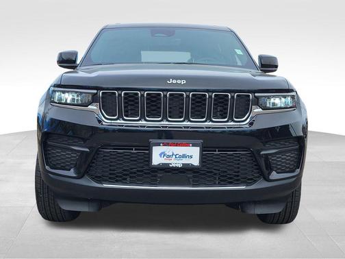 Diamond Black Crystal Pearlcoat 2026 Jeep Grand Cherokee Laredo