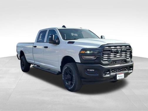 Bright White Clearcoat 2026 RAM 2500 Tradesman Crew Cab 4x4 8' Box