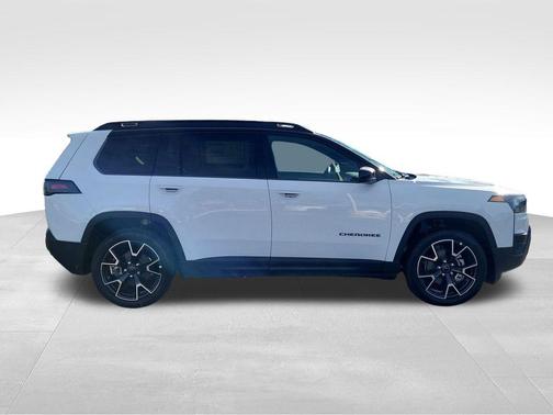2026 Jeep Cherokee Overland