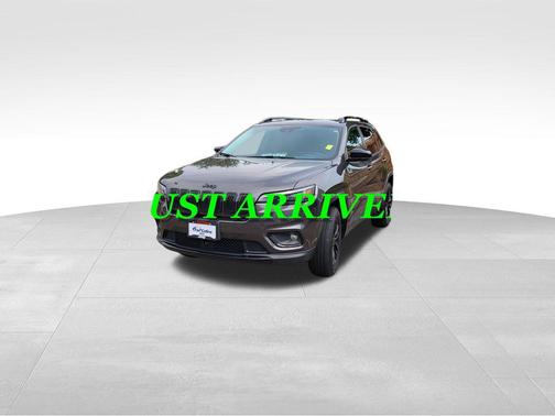 Granite Crystal Metallic Clearcoat 2023 Jeep Cherokee Altitude