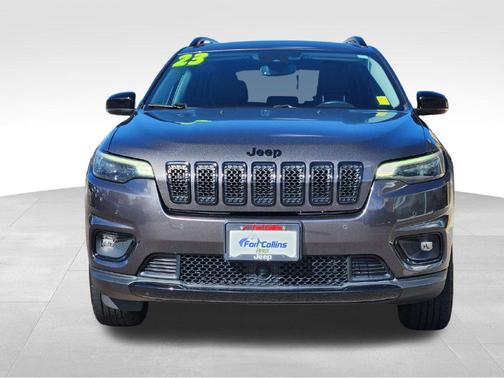 Granite Crystal Metallic Clearcoat 2023 Jeep Cherokee Altitude