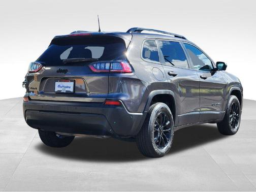Granite Crystal Metallic Clearcoat 2023 Jeep Cherokee Altitude