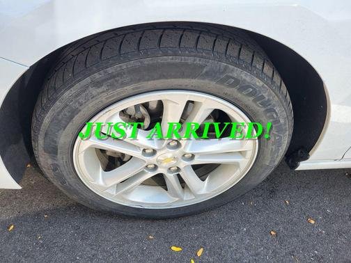 Summit White 2016 Chevrolet Cruze LT Auto