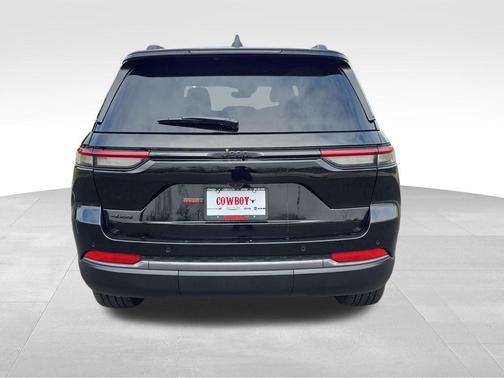Diamond Black Crystal Pearlcoat 2026 Jeep Grand Cherokee Limited